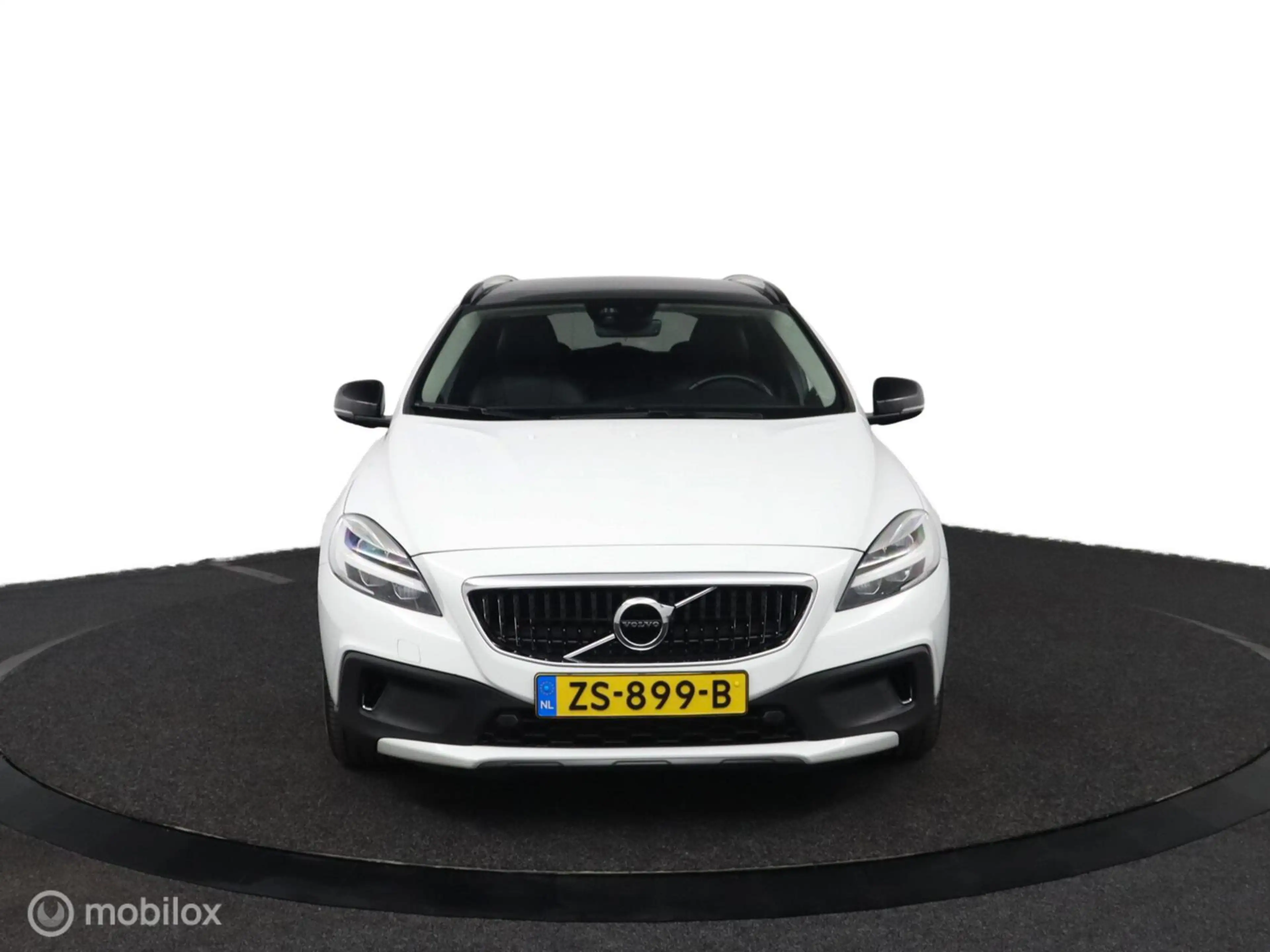 Volvo V40 Cross Country 1.5 T3 Polar+ Luxury | Panoaramdak | Keyless | Ver — photo 34