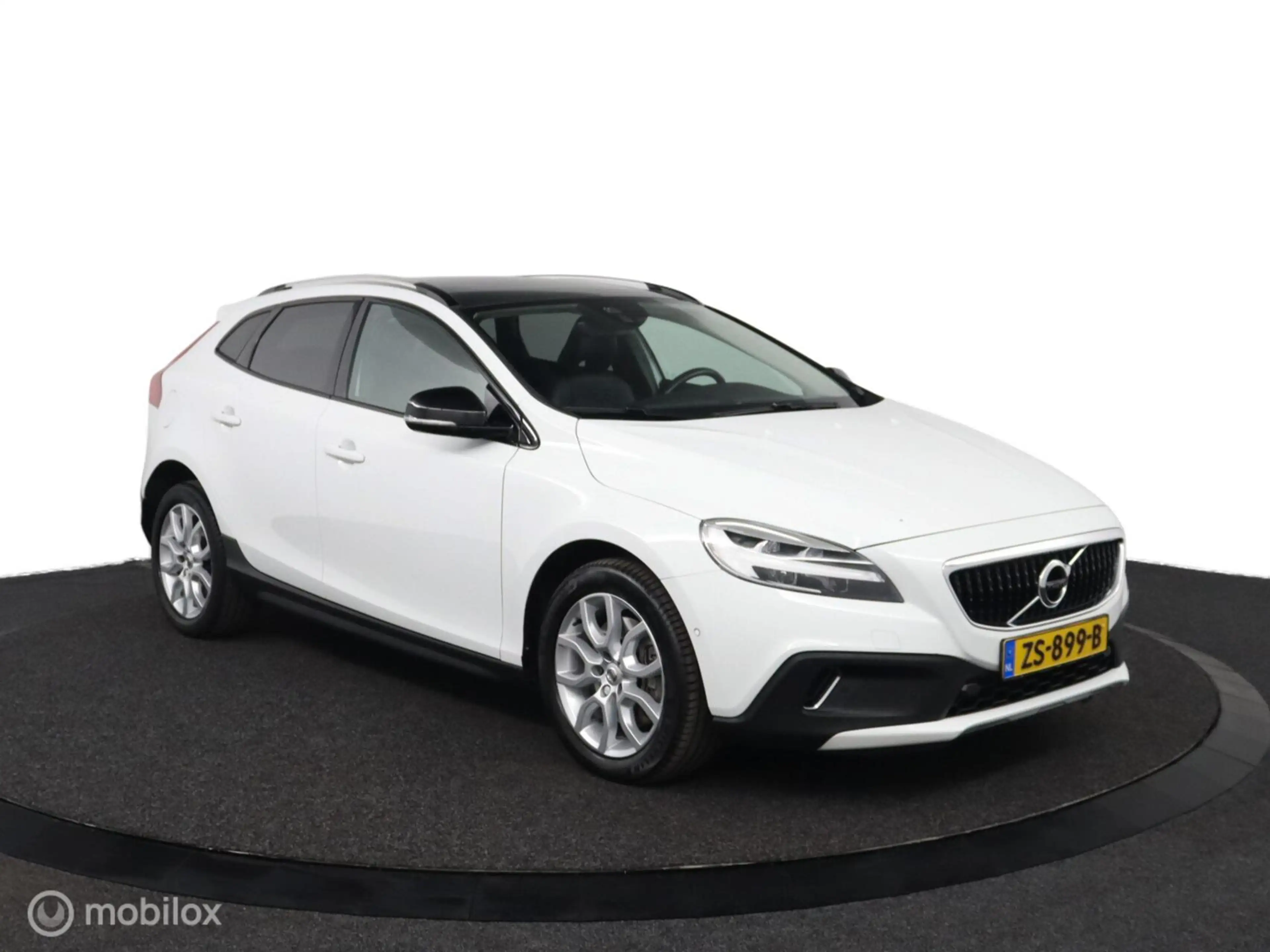 Volvo V40 Cross Country 1.5 T3 Polar+ Luxury | Panoaramdak | Keyless | Ver — photo 35