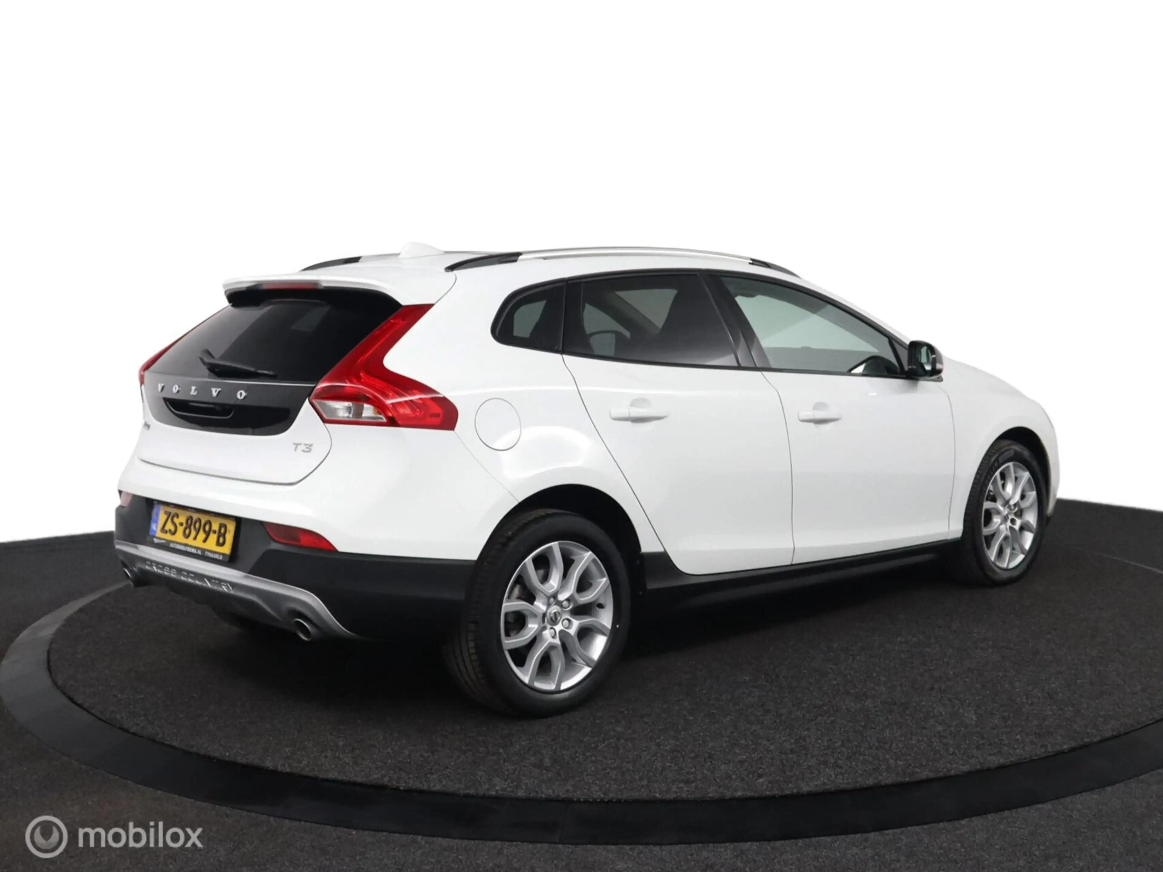 Volvo V40 Cross Country 1.5 T3 Polar+ Luxury | Panoaramdak | Keyless | Ver — photo 4
