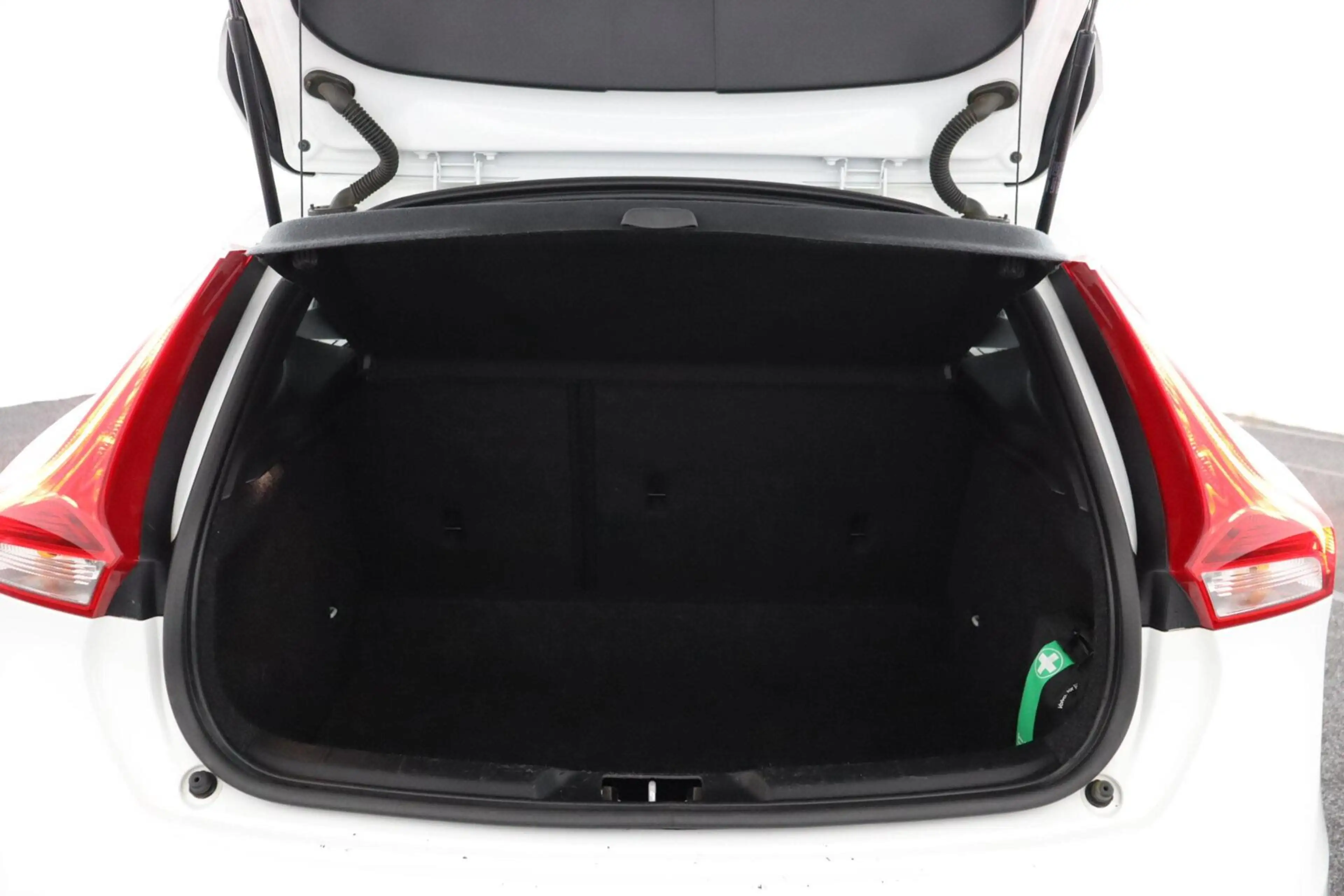 Volvo V40 Cross Country 1.5 T3 Polar+ Luxury | Panoaramdak | Keyless | Ver — photo 28