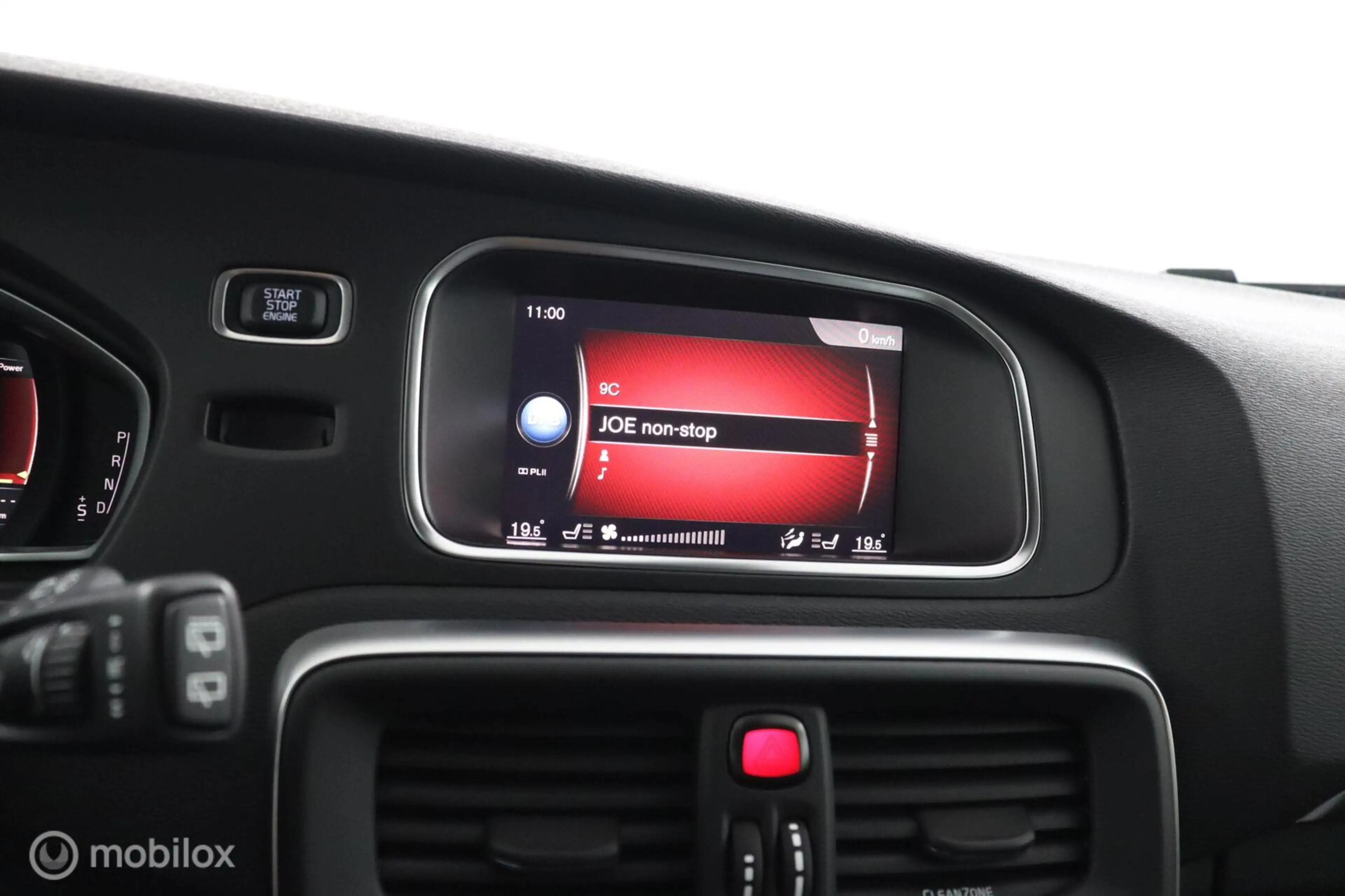 Volvo V40 Cross Country 1.5 T3 Polar+ Luxury | Panoaramdak | Keyless | Ver — photo 40