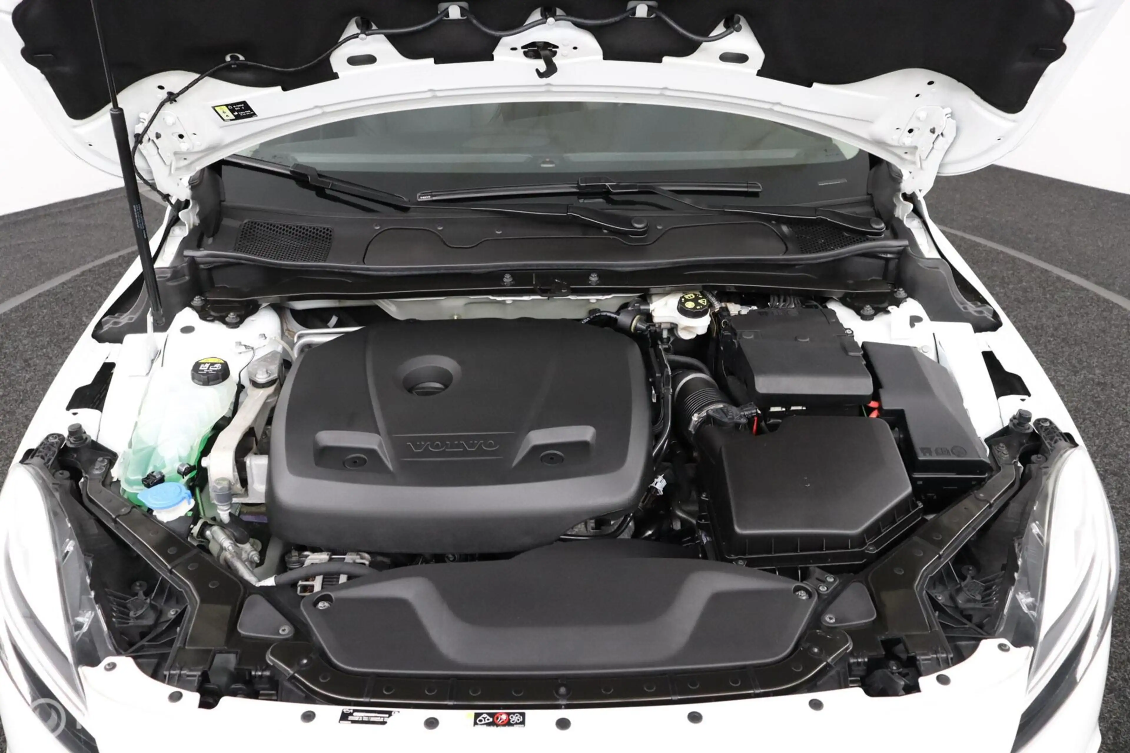 Volvo V40 Cross Country 1.5 T3 Polar+ Luxury | Panoaramdak | Keyless | Ver — photo 20