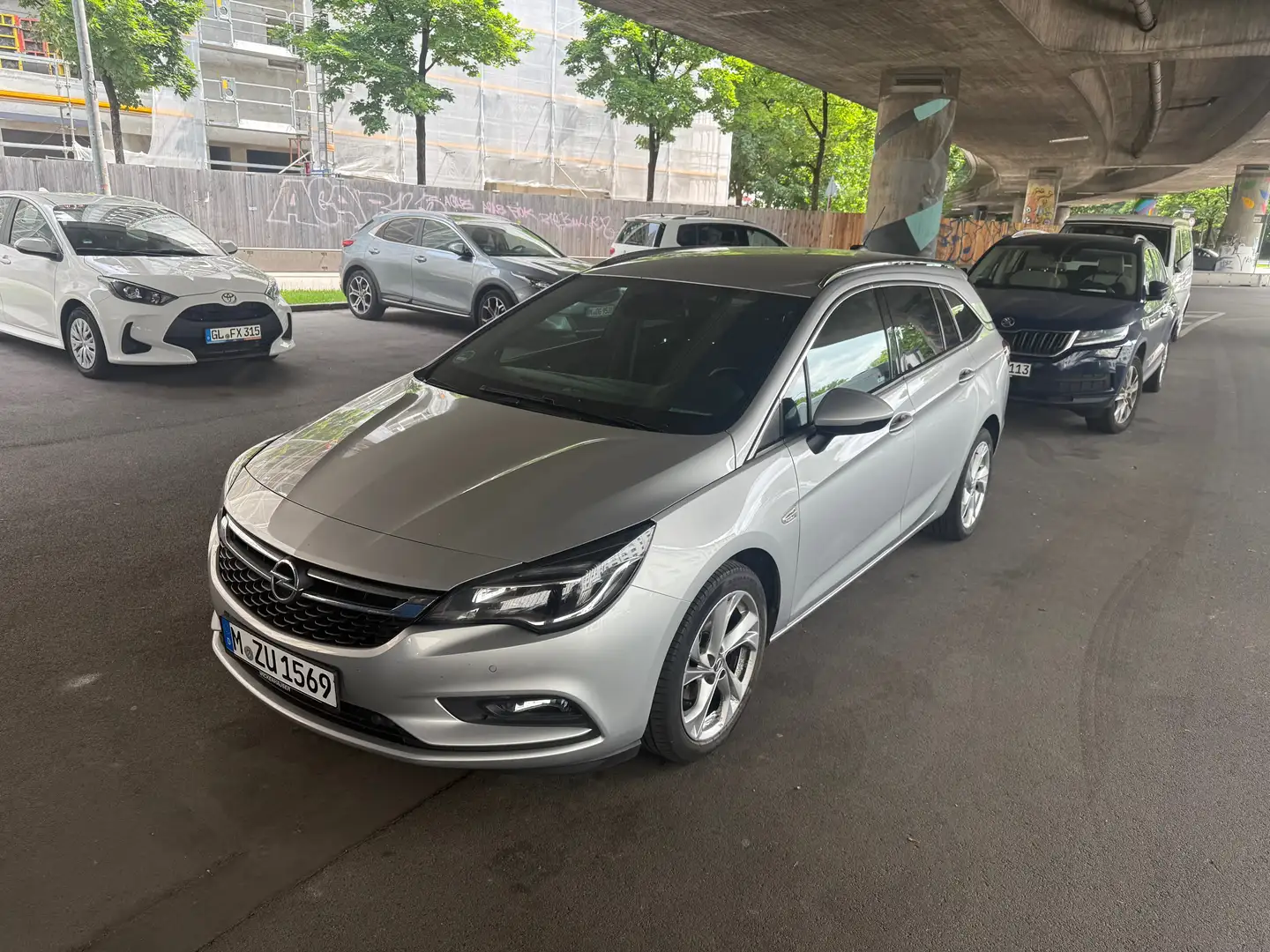 Opel Astra Astra 1.4 Turbo  Sports Tourer Dynamic Silber - 1