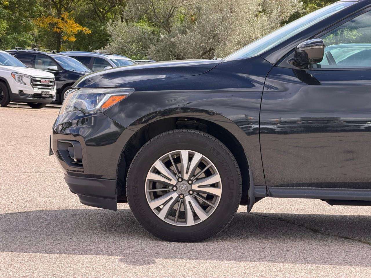 2017 Nissan Pathfinder SL — снимка 1