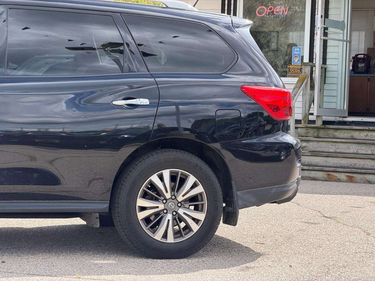 2017 Nissan Pathfinder SL — снимка 1