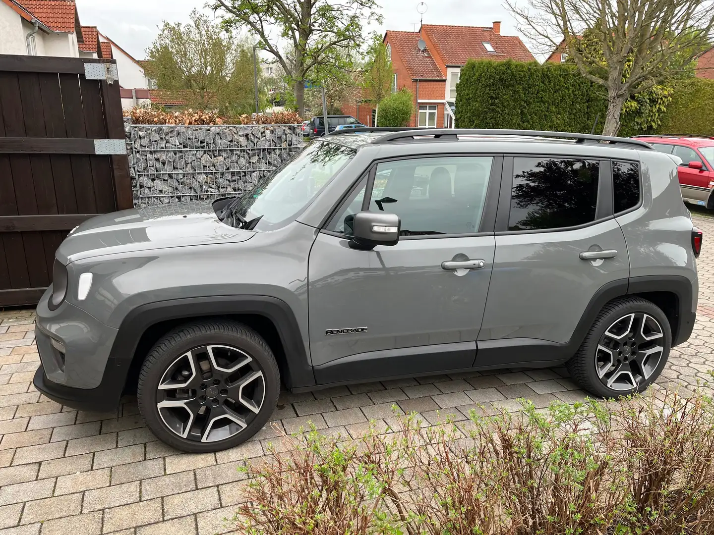 Jeep Renegade Renegade 1.3 T-GDI Automatik Limited Grau - 2