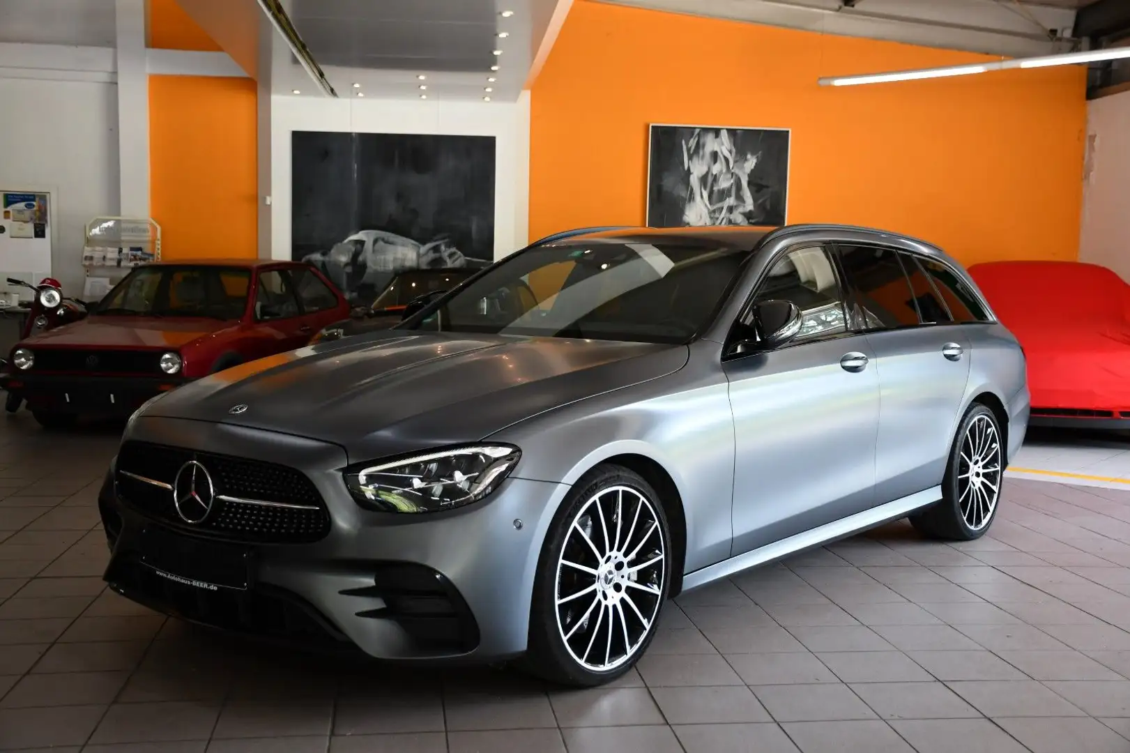 Mercedes-Benz E 400 d 4Matic AMG-line B&O Hud LED uvm... Šedá - 1