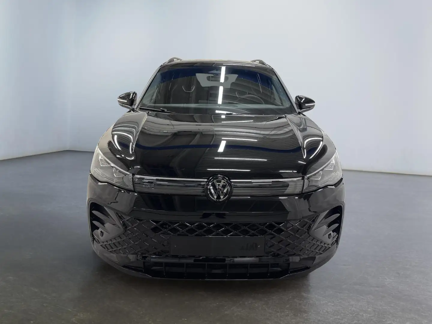 Volkswagen Tiguan R-Line 1.5 eTSI 150PS/110kW DSG7 2026 +AHK +HuD... Grau - 2