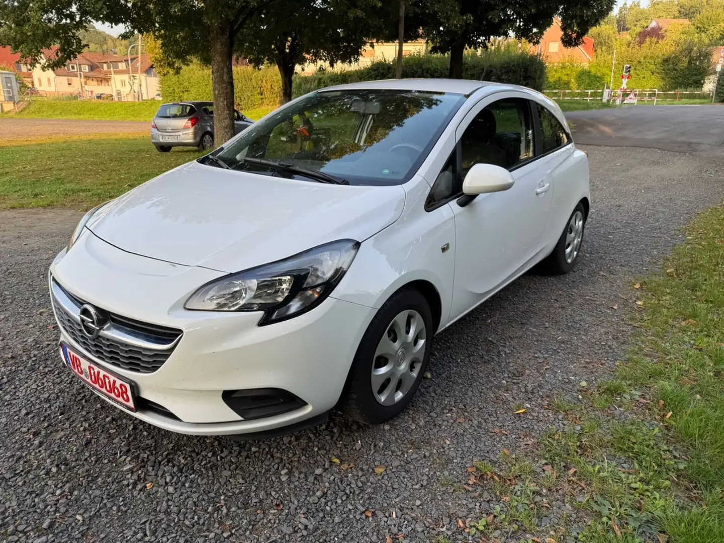 Opel Corsa E Edition ORG 134Tkm TÜV Neu Gewähr Weiß - 1