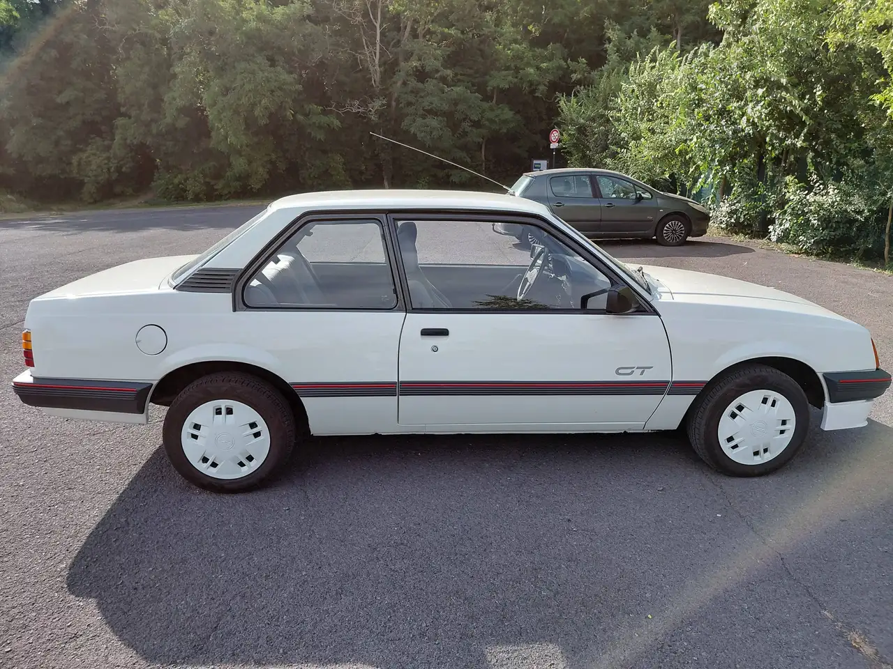 Opel Ascona 1.6 S SR, foto 4