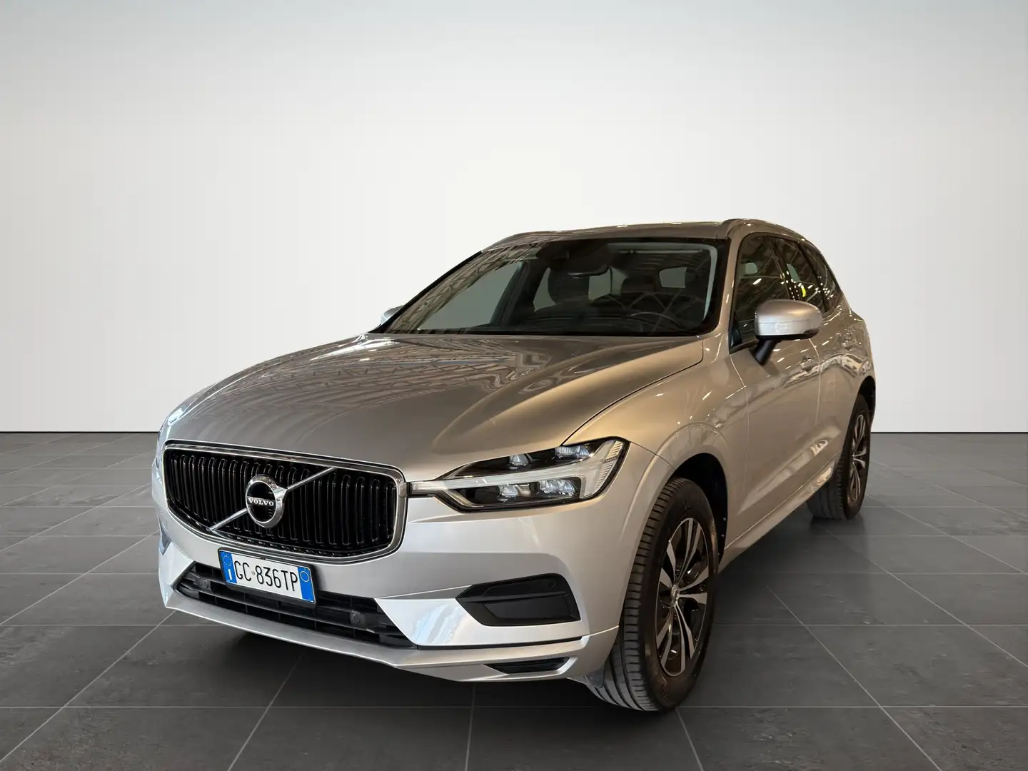 Volvo XC60 2.0 B4 Momentum Grigio - 1