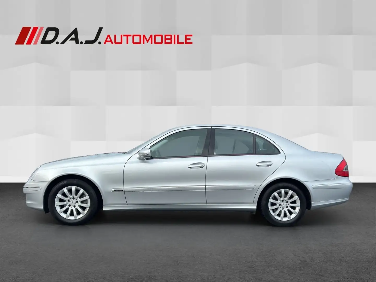 Mercedes-Benz E 200 Kompressor Aut. Elegance 2.Hd NAV SHZ PDC Silber - 2