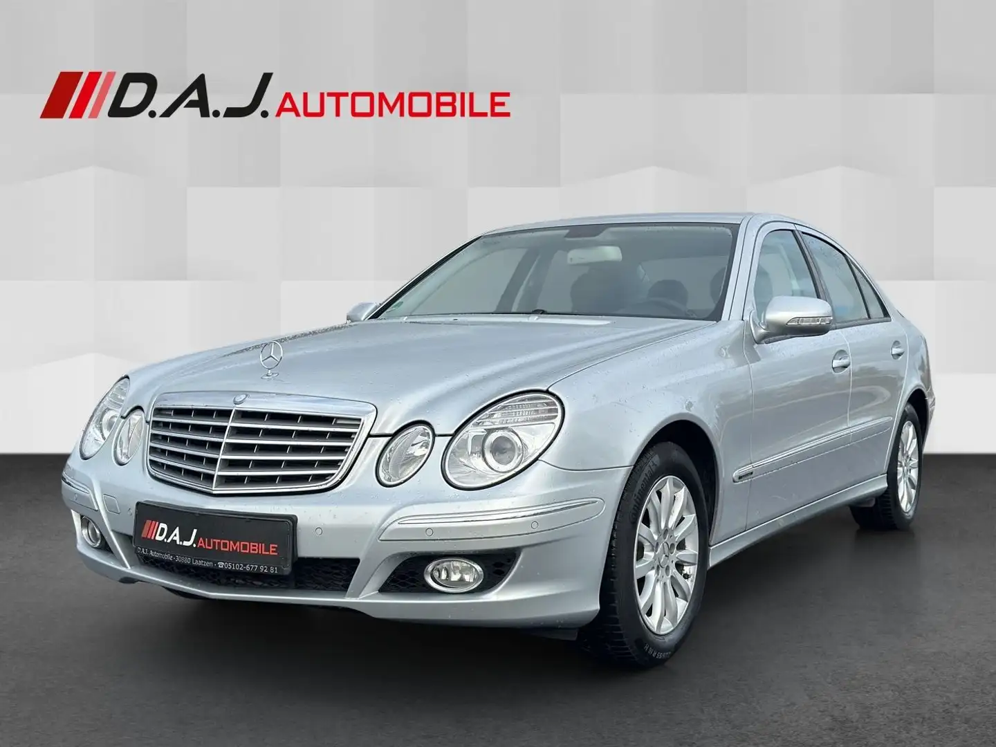 Mercedes-Benz E 200 Kompressor Aut. Elegance 2.Hd NAV SHZ PDC Silber - 1