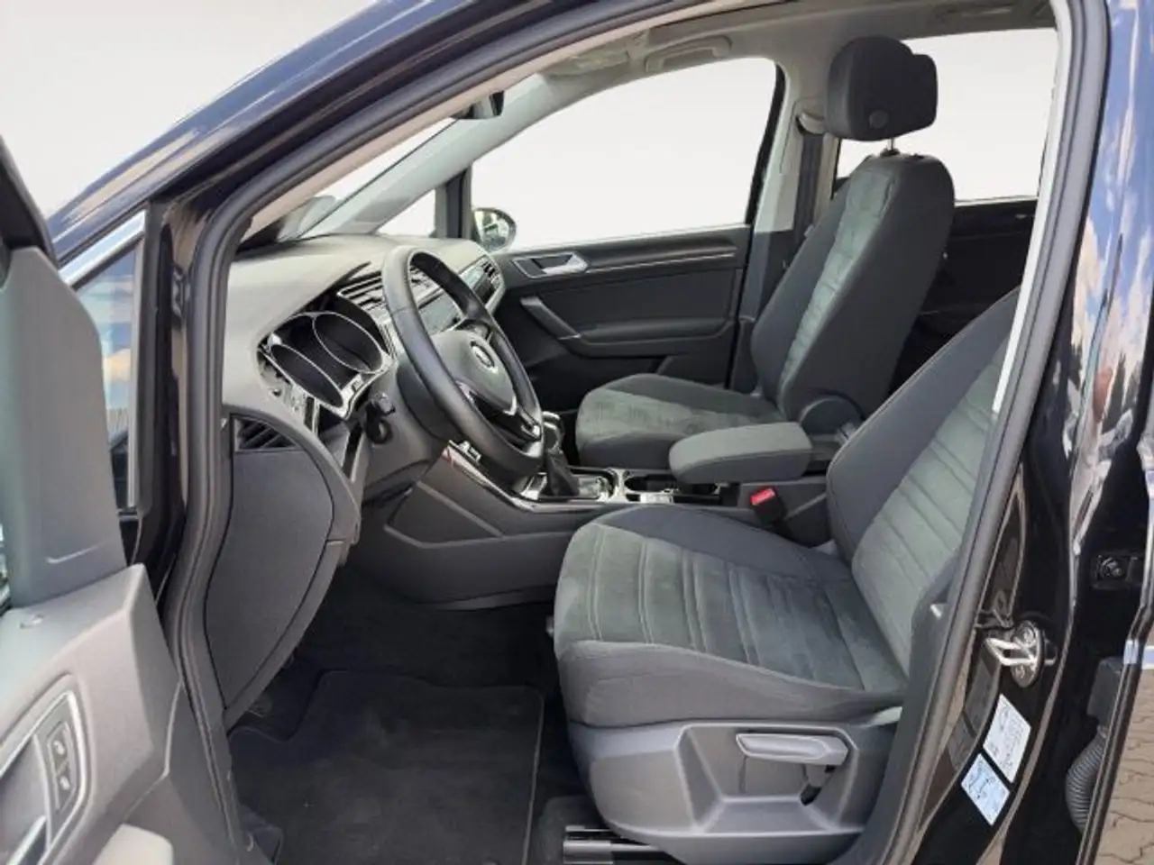Volkswagen Touran 1.5 TSI Highline Navi,Pano,LM17, миниатюра 9