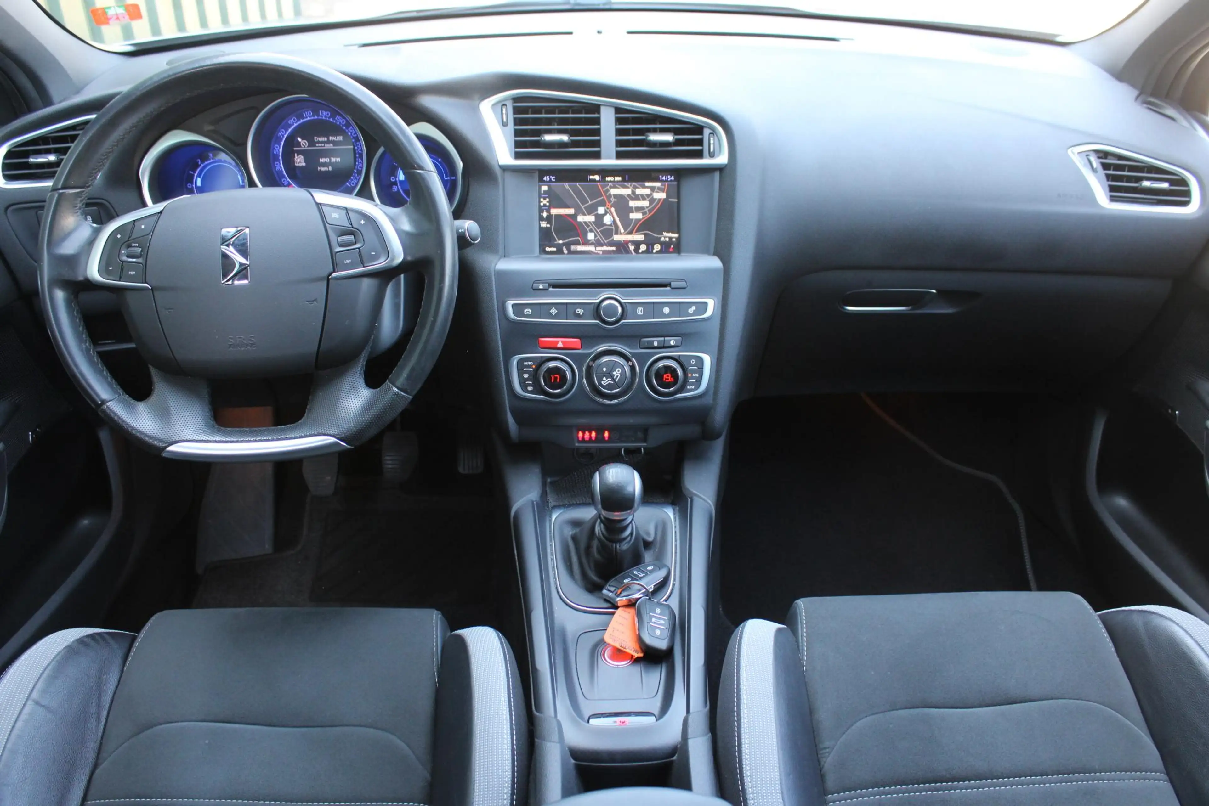 DS Automobiles DS 4 Crossback 1.2 PureTech Chic Navigatie | DENON Hifi | Climate — photo 6