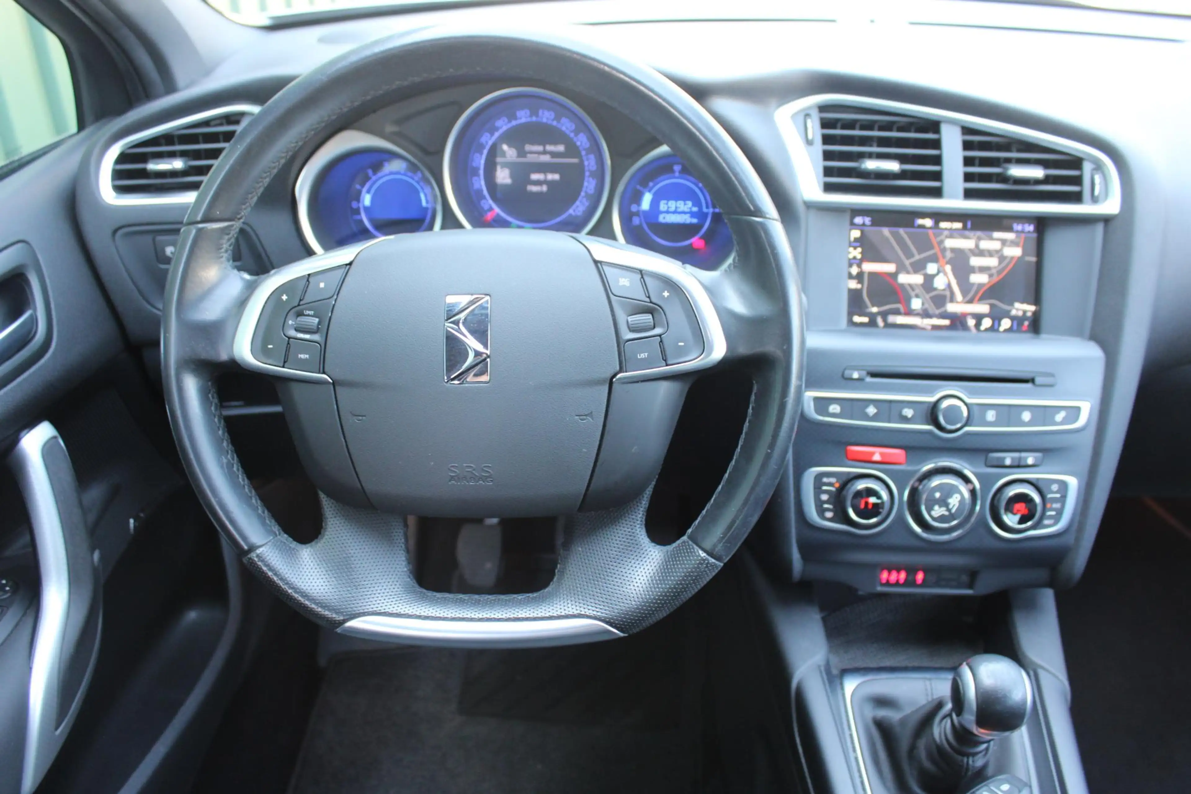 DS Automobiles DS 4 Crossback 1.2 PureTech Chic Navigatie | DENON Hifi | Climate — photo 7