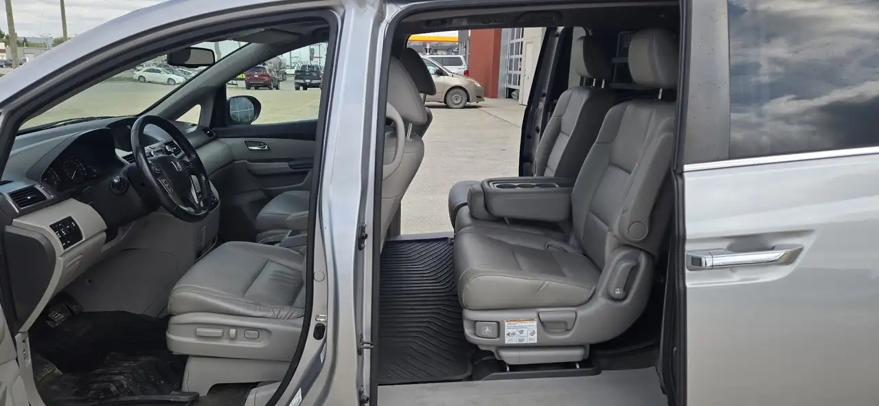 Honda Odyssey снимка Honda Odyssey