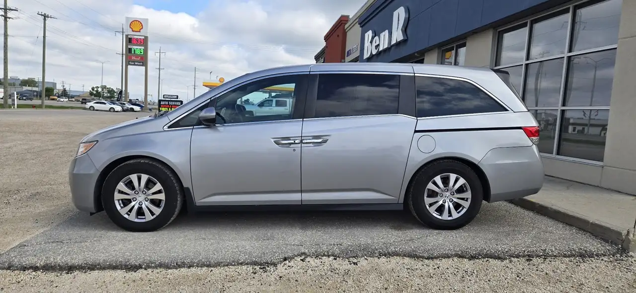 Honda Odyssey снимка Honda Odyssey