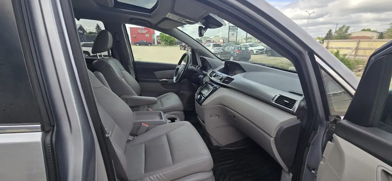 Honda Odyssey снимка Honda Odyssey