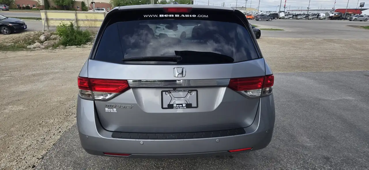 Honda Odyssey снимка Honda Odyssey