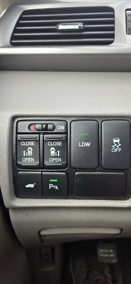 Honda Odyssey снимка Honda Odyssey