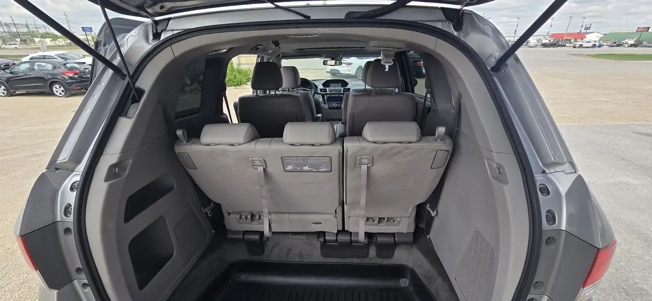Honda Odyssey снимка Honda Odyssey