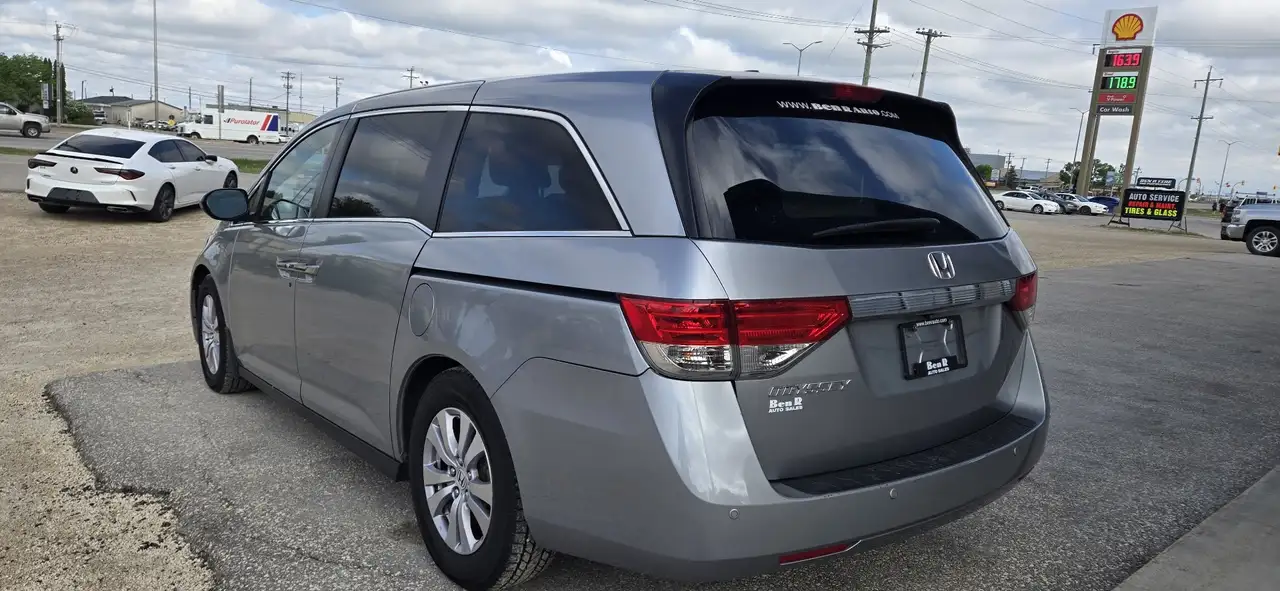 Honda Odyssey снимка Honda Odyssey