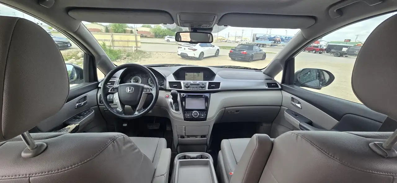 Honda Odyssey снимка Honda Odyssey