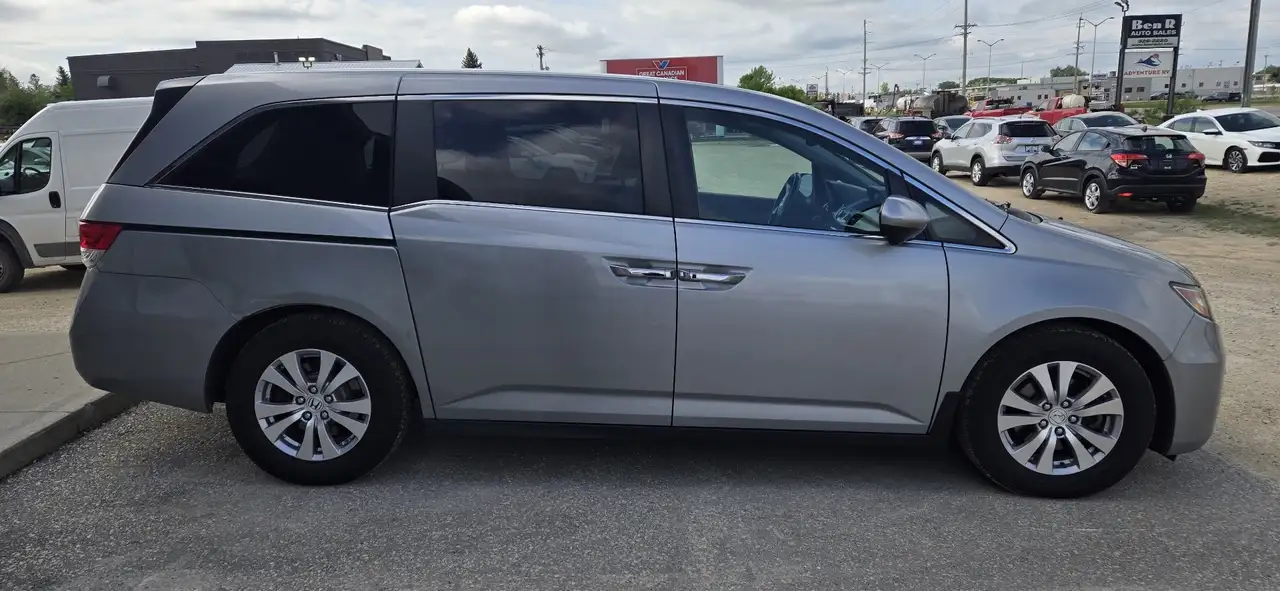 Honda Odyssey снимка Honda Odyssey