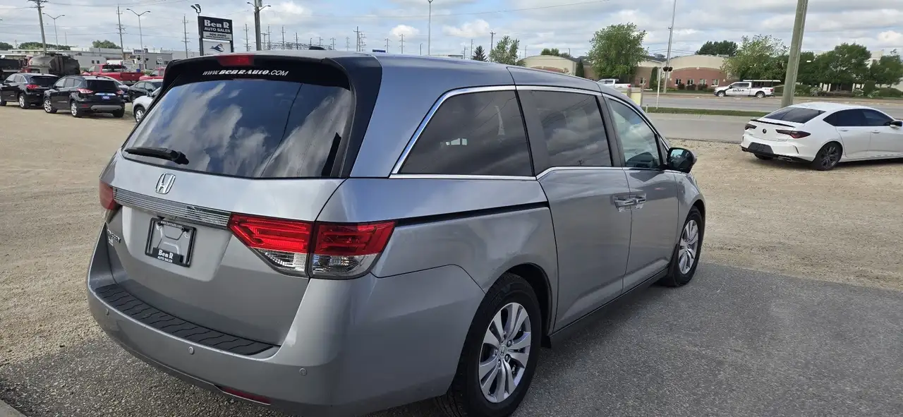 Honda Odyssey снимка Honda Odyssey