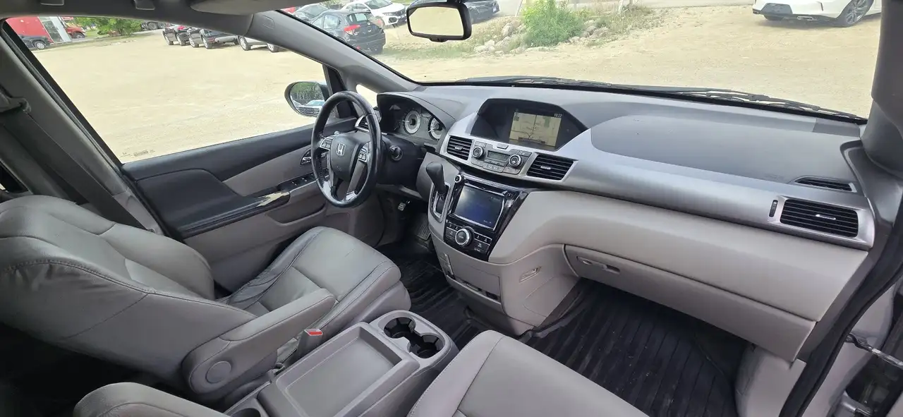Honda Odyssey снимка Honda Odyssey