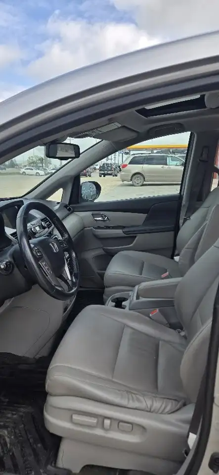 Honda Odyssey снимка Honda Odyssey
