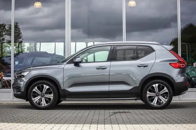 Volvo XC40 view 5
