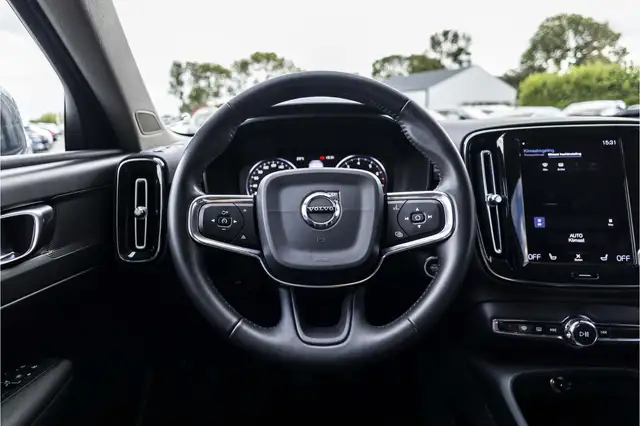 Volvo XC40 view 7