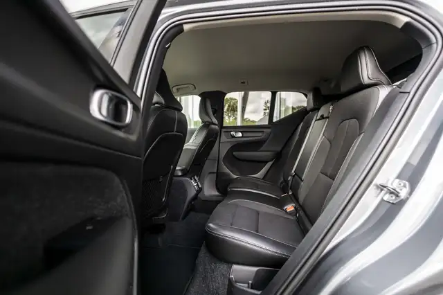 Volvo XC40 view 9