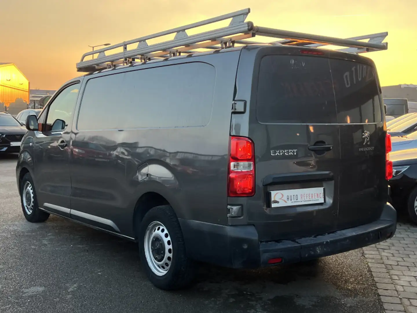 Peugeot Expert 2.0 HDI 150 CH S\u0026S LONG / M / CAMERA  / GPS Grau - 2