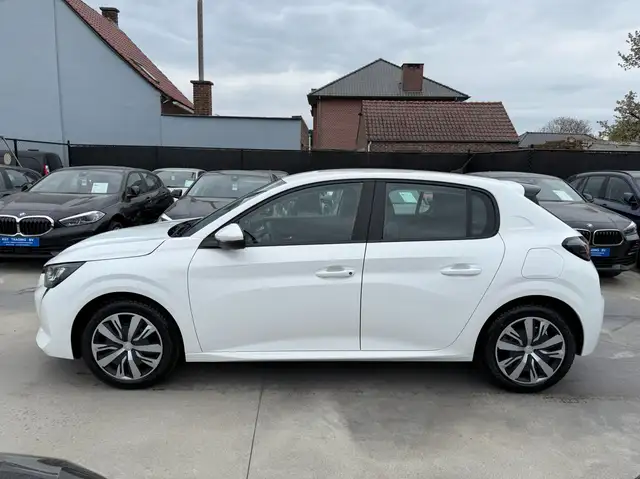 Peugeot 208 view 8