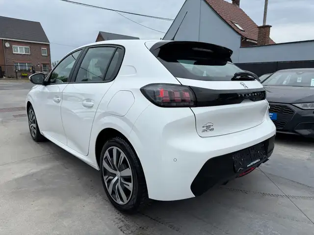 Peugeot 208 view 7