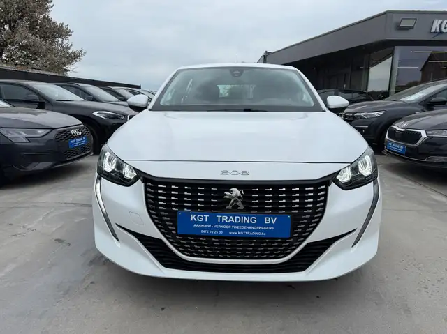 Peugeot 208 view 2