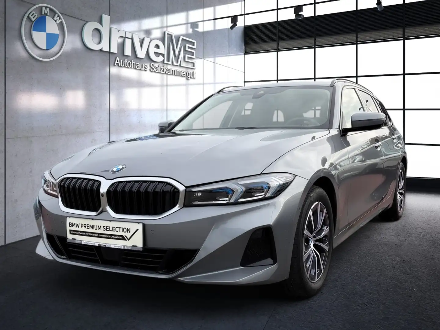 BMW 320 d xDrive Touring Sportpaket Grau - 2