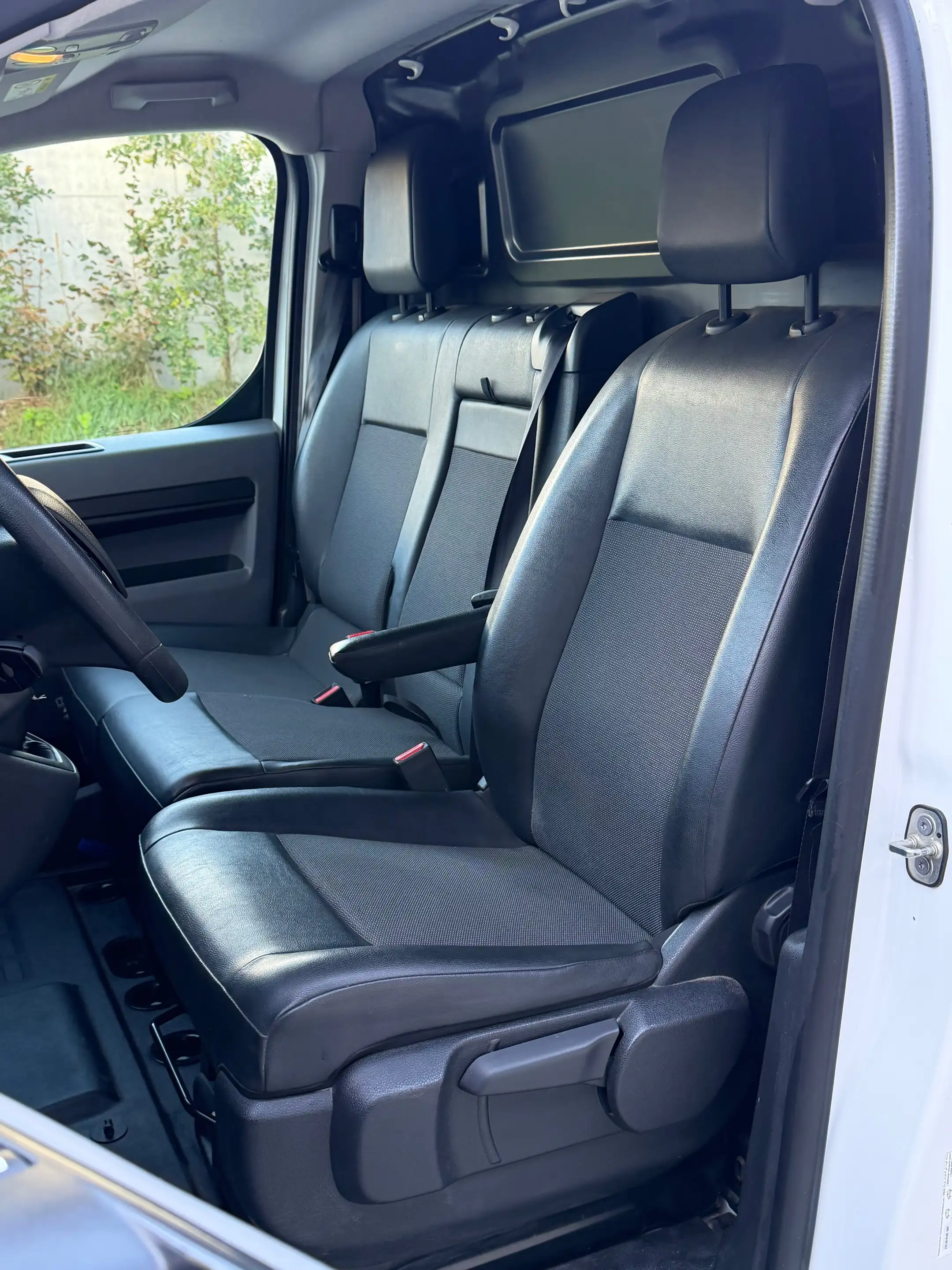 Peugeot Expert 2.0 BlueHDi L3 Euro 6d/ CARPLAY/ NAVI/ CAMERA./ 3 Zitpl/ € 13.636 EXCL BTW — photo 7