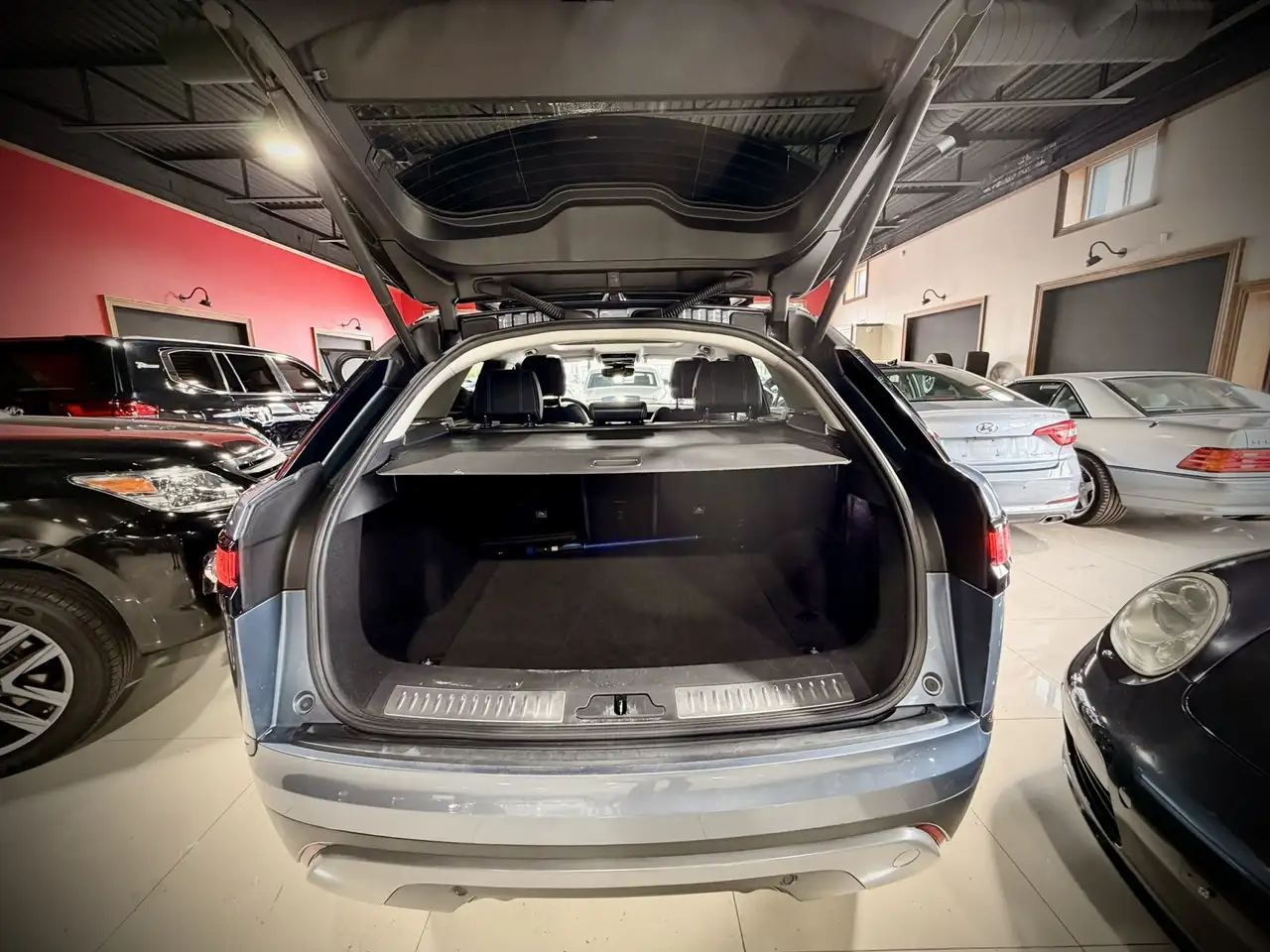 Land Rover Range Rover Velar снимка Land Rover Range Rover Velar