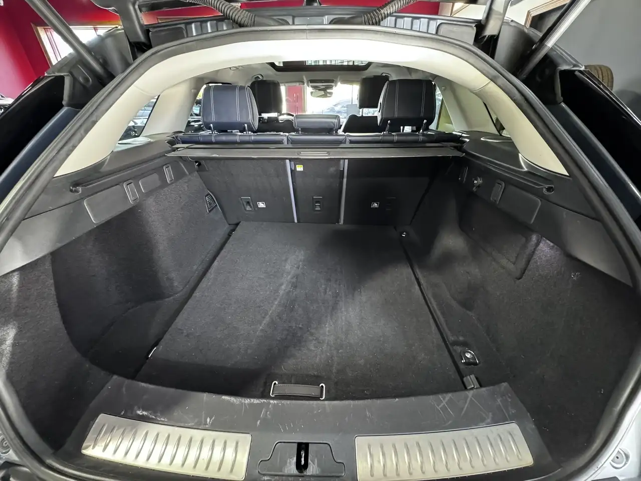 Land Rover Range Rover Velar снимка Land Rover Range Rover Velar