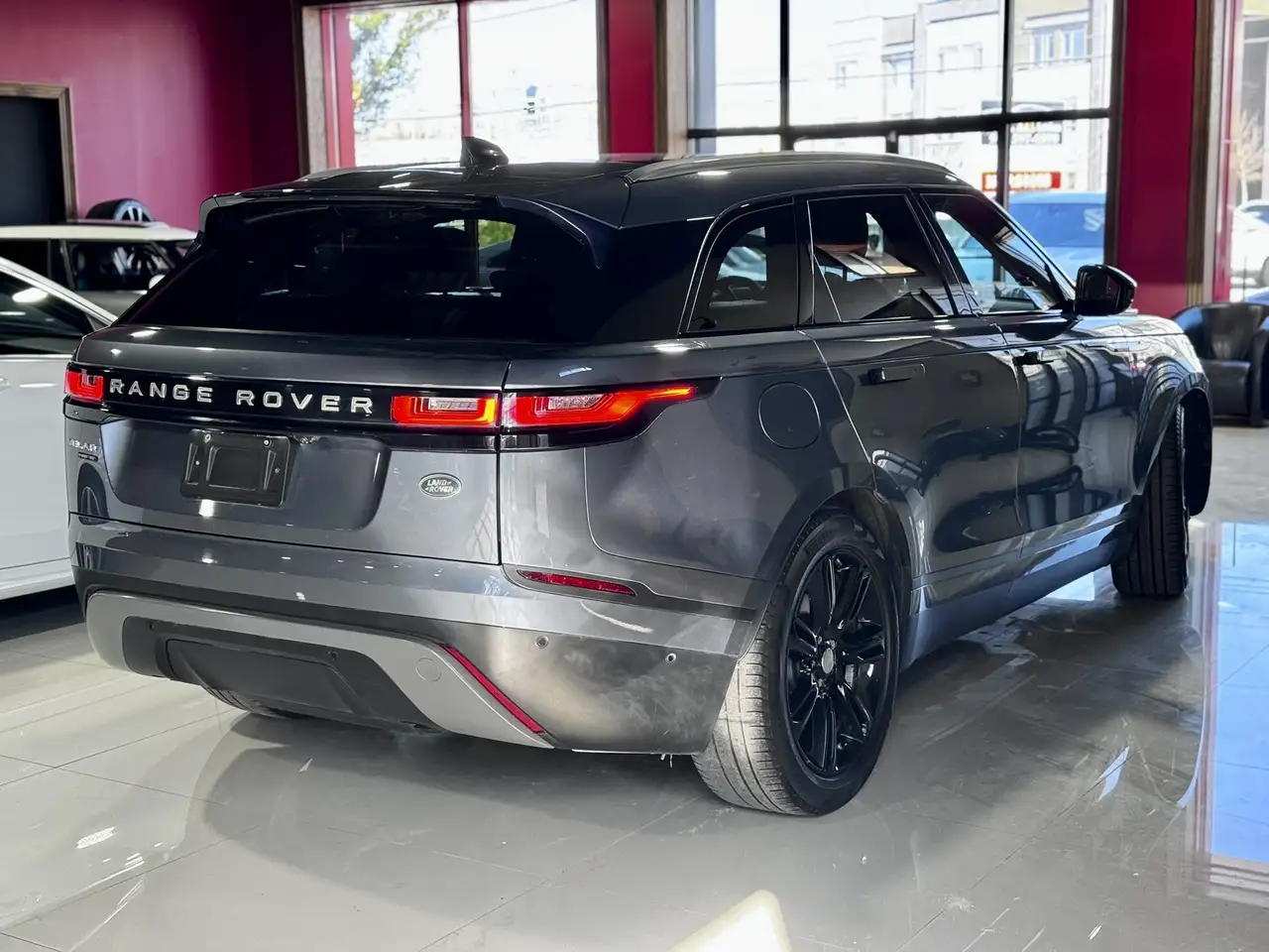 Land Rover Range Rover Velar снимка Land Rover Range Rover Velar