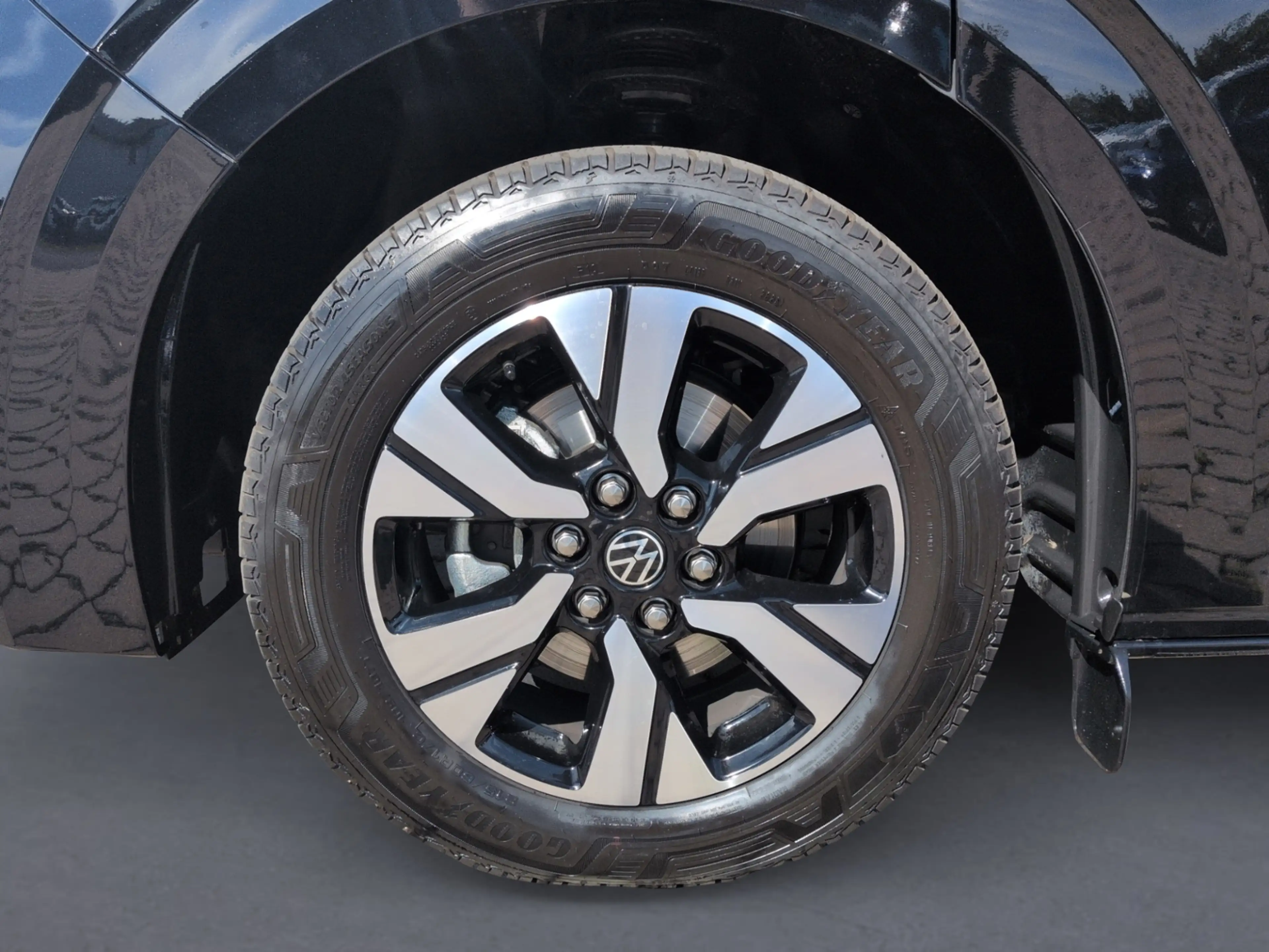 Volkswagen T7 Caravelle Style 2.0 TDI 4MO KR AHK+MATRIX+ — photo 10