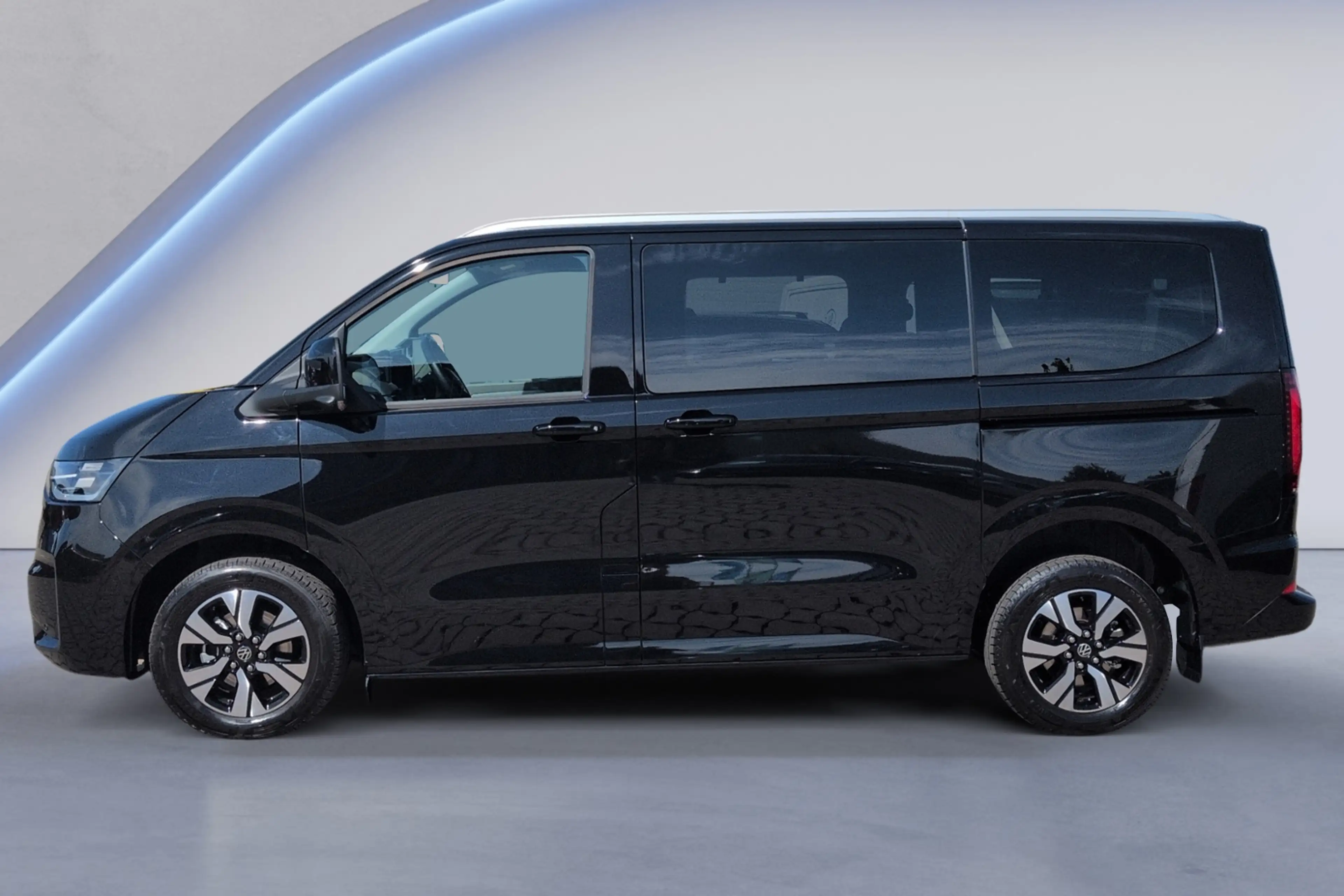 Volkswagen T7 Caravelle Style 2.0 TDI 4MO KR AHK+MATRIX+ — photo 3