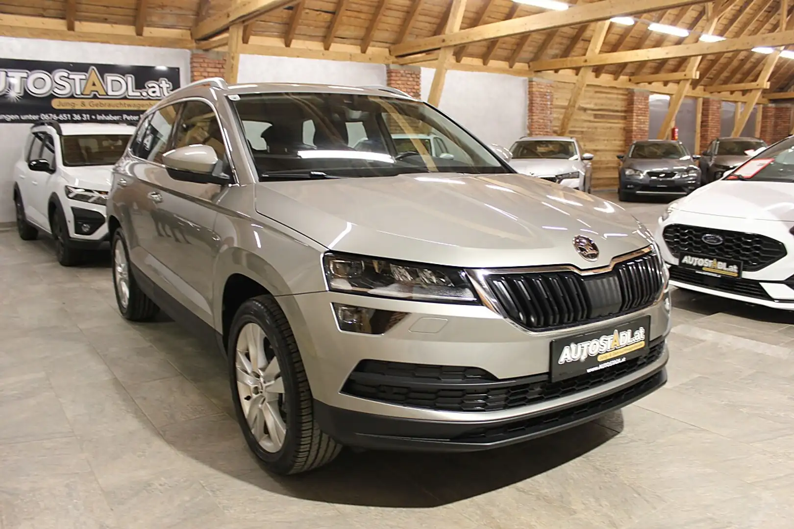 Skoda Karoq 2,0 TDI SCR 4x4 Style DSG Aut./NAVI-AHV-SITZHZG... Grau - 2
