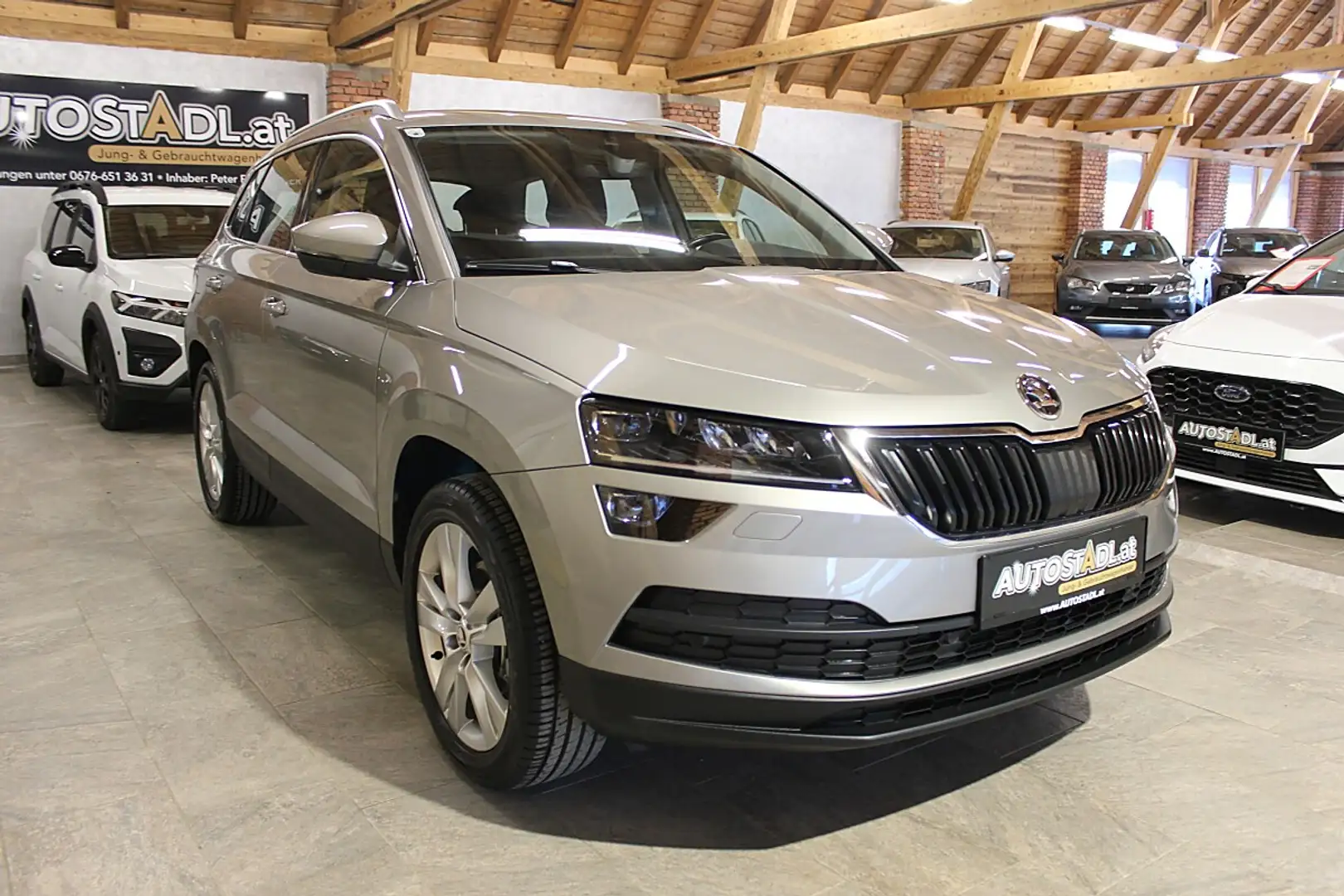 Skoda Karoq 2,0 TDI SCR 4x4 Style DSG Aut./NAVI-AHV-SITZHZG... Grau - 2