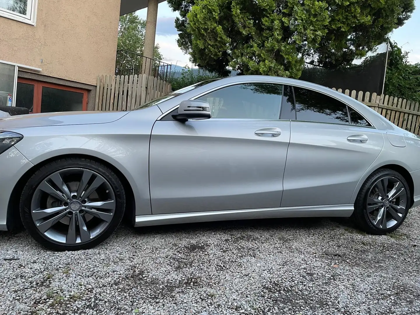 Mercedes-Benz CLA 180 - 2