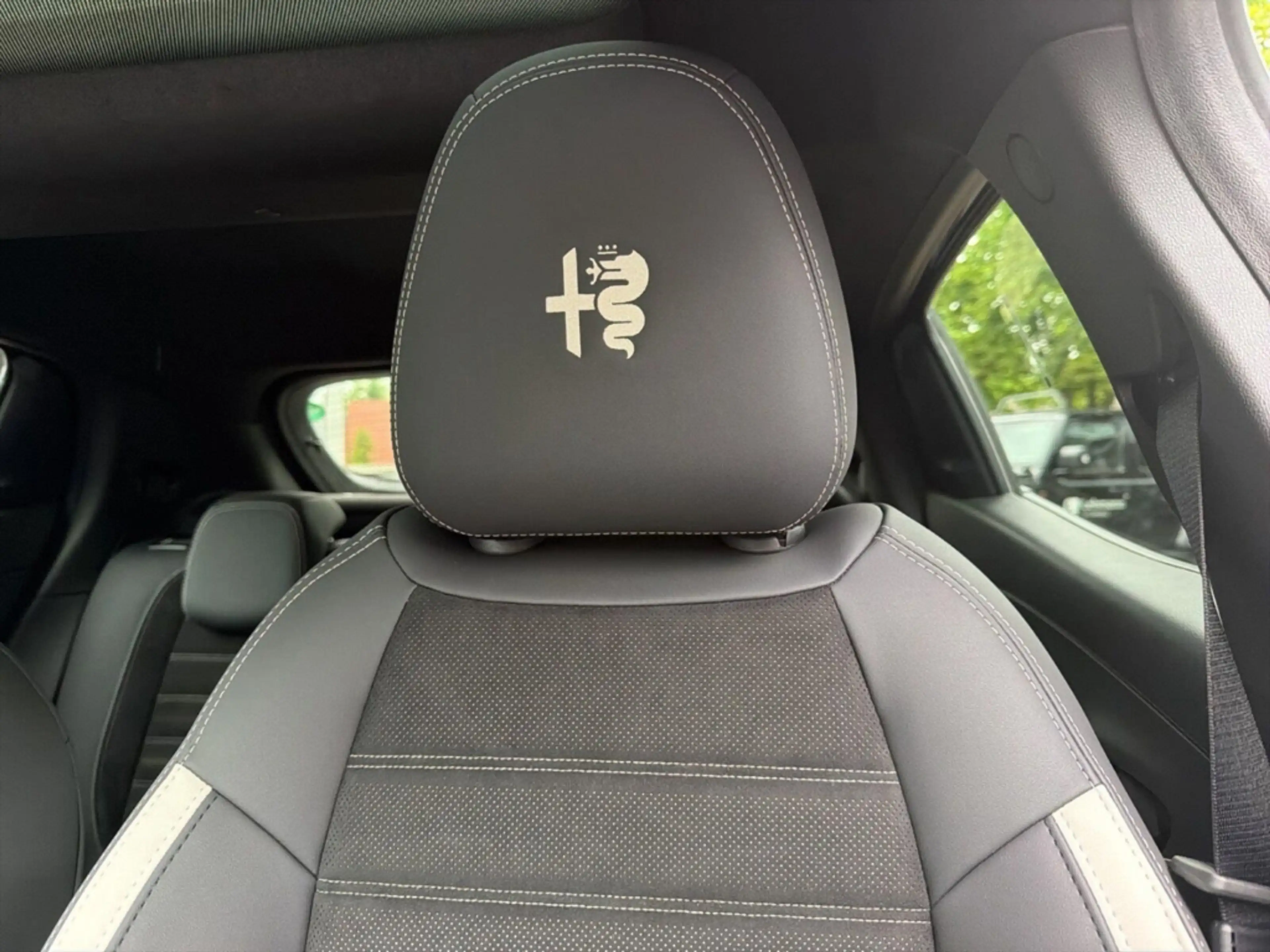 Alfa Romeo Junior Elettrica Sport Speciale -Panorama-Wärmepumpe — photo 14